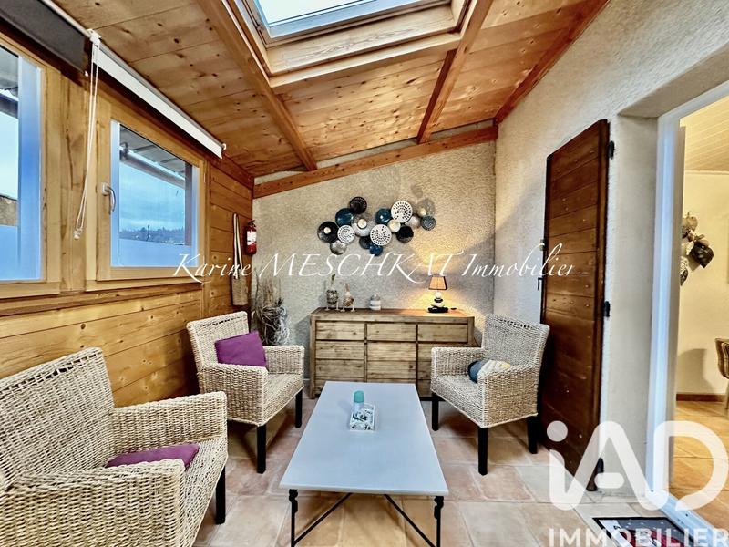 Maison - 360 m² - 21 pièces