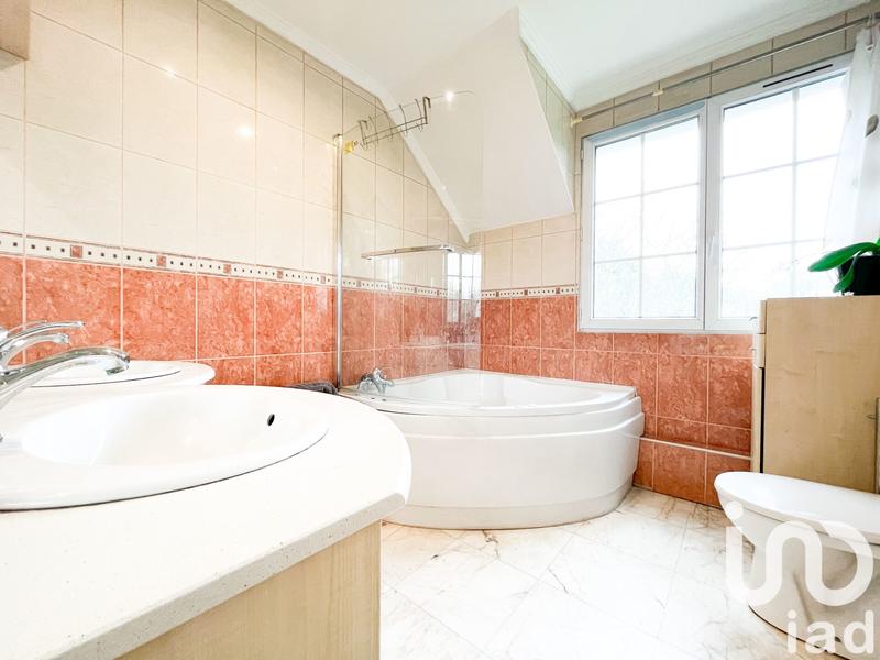 Maison - 195 m² - 7 pièces