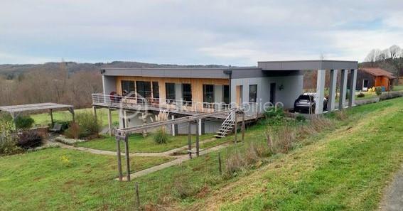 Maison - 135 m² - 4 pièces