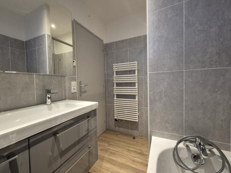 Appartement ancien - 74 m² - 4 pièces