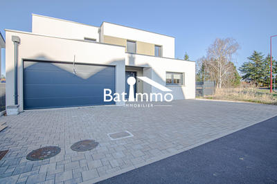 Maison - 137 m² - 6 pièces