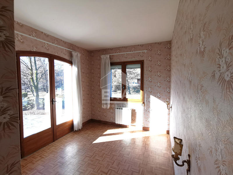 Maison - 225 m² - 10 pièces