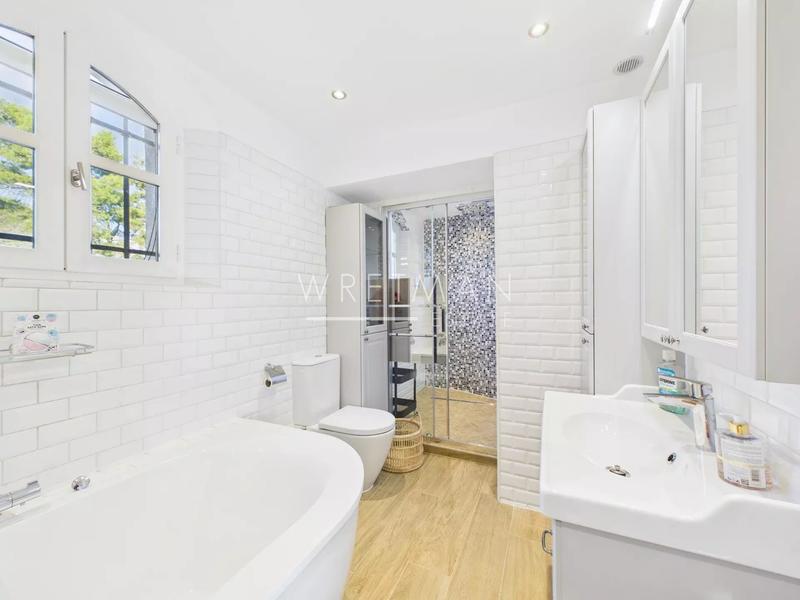 Villa - 178 m² - 6 pièces