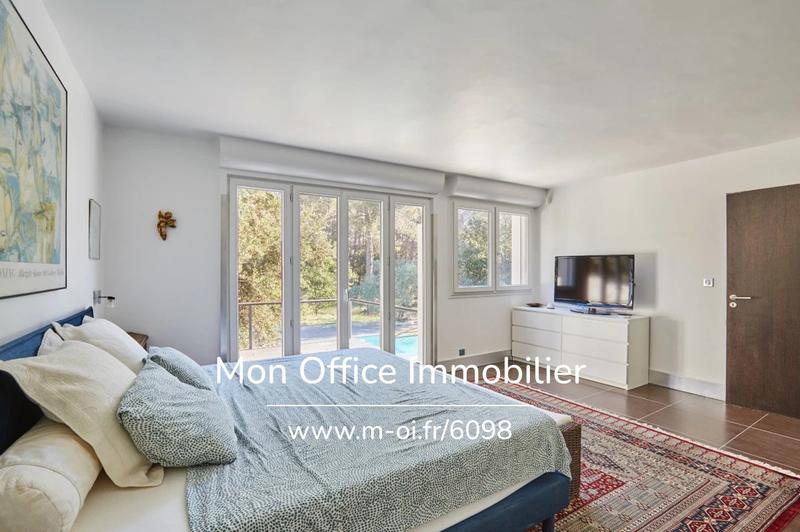 Villa - 240 m² - 6 pièces