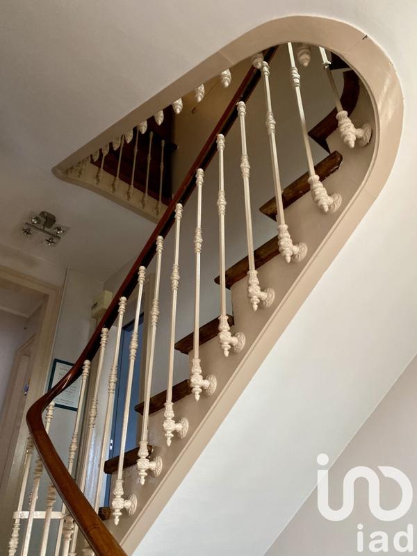 Maison - 195 m² - 10 pièces