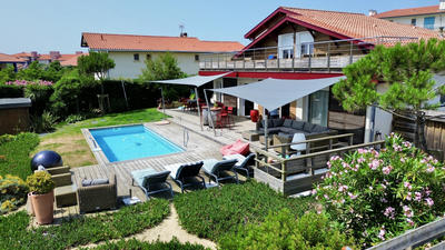 Villa - 208 m² - 9 pièces