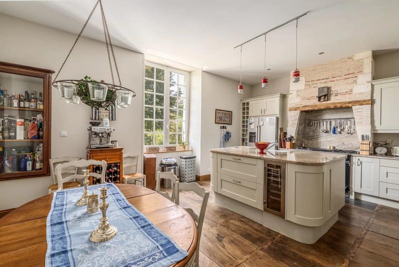 Maison - 509 m² - 12 pièces