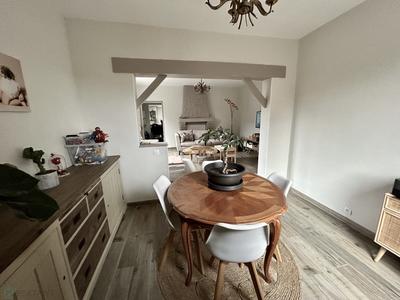 Maison - 93 m² - 5 pièces