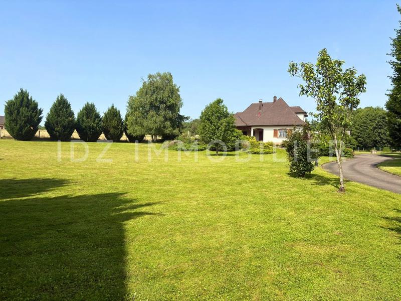 Maison - 201 m² - 7 pièces