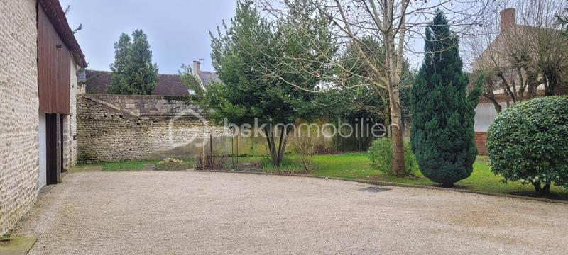 Maison en pierre - 222 m² - 9 pièces