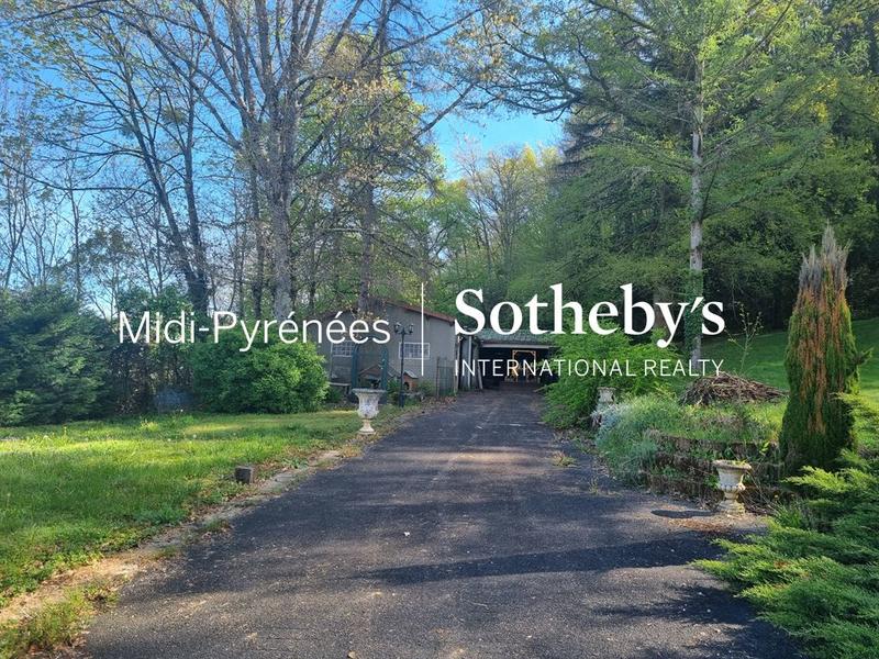 Maison - 552 m² - 11 pièces