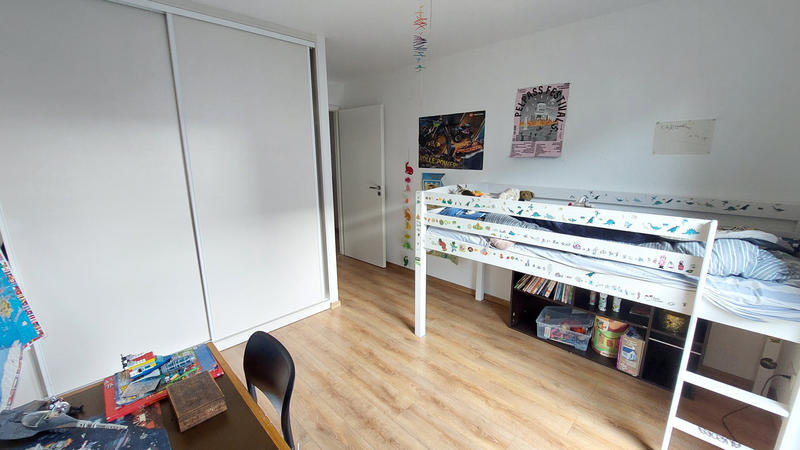 Appartement - 93 m² - 5 pièces