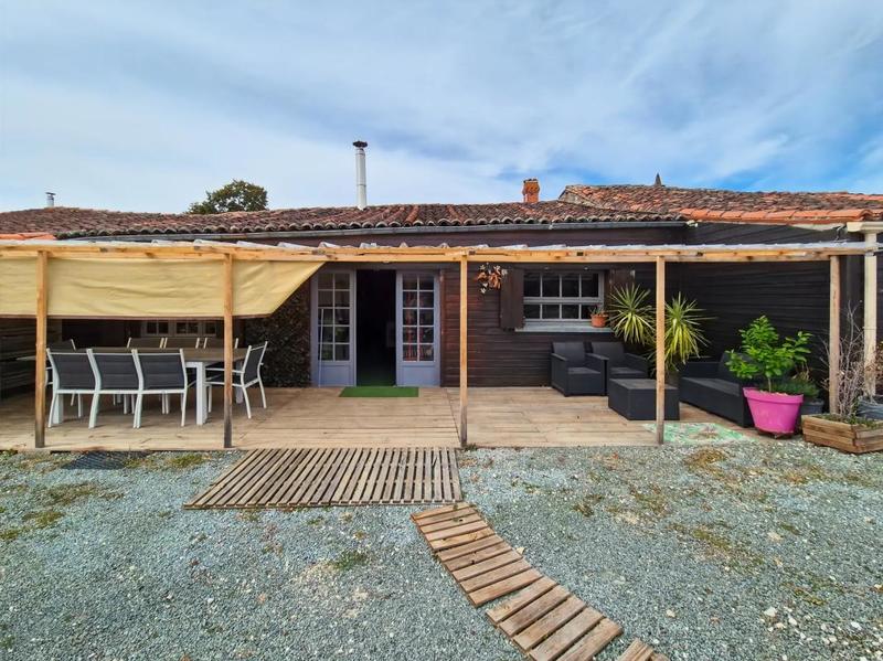 Maison - 230 m² - 6 pièces