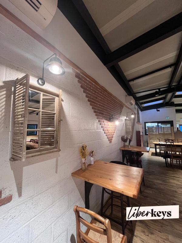 Local commercial - 470 m² - 1 pièce