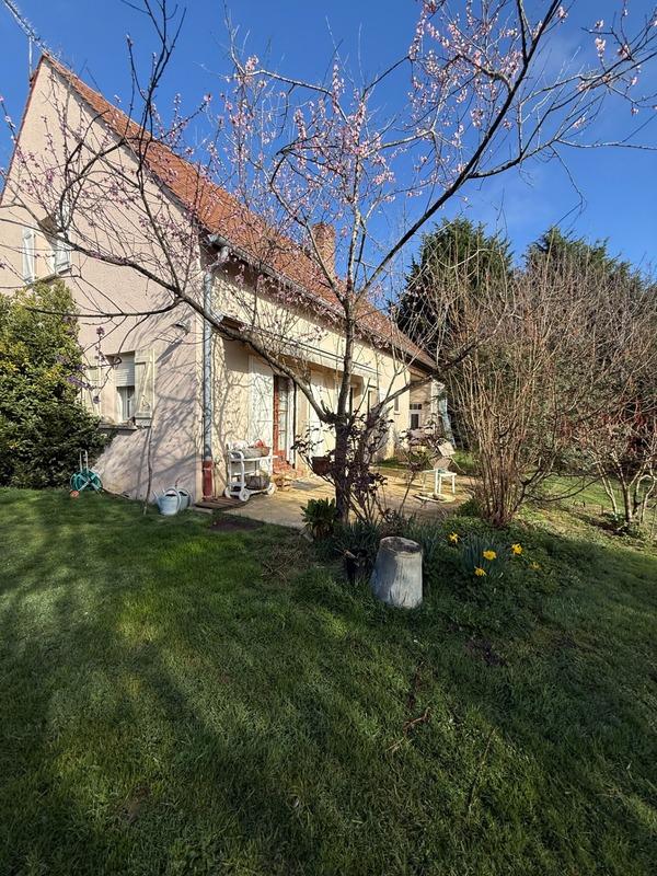 Maison - 215 m² - 10 pièces