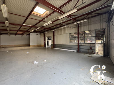Local d'activités - 2 385 m²