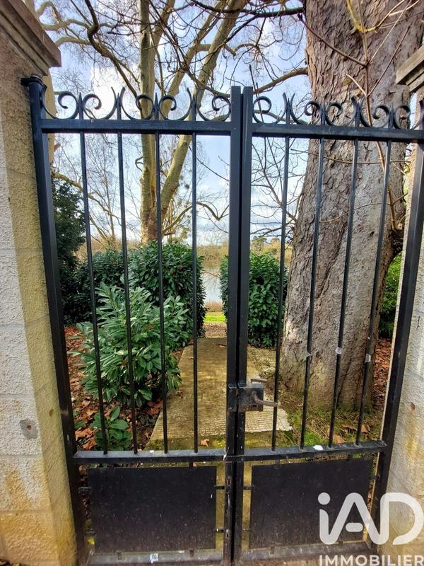 Maison - 208 m² - 6 pièces