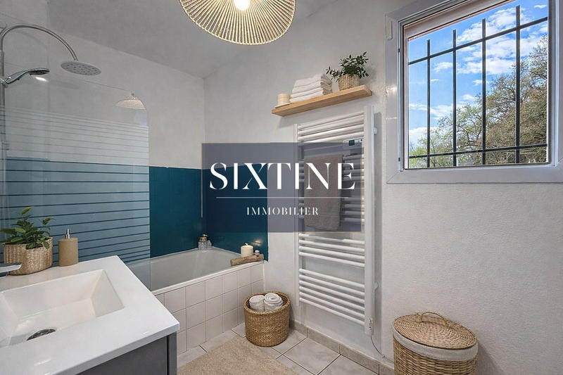 Maison traditionnelle - 82 m² - 4 pièces