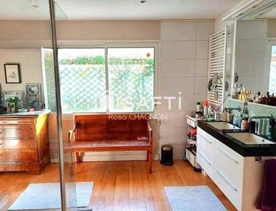 Maison - 224 m² - 11 pièces