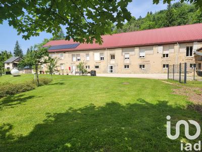 Maison - 891 m² - 15 pièces