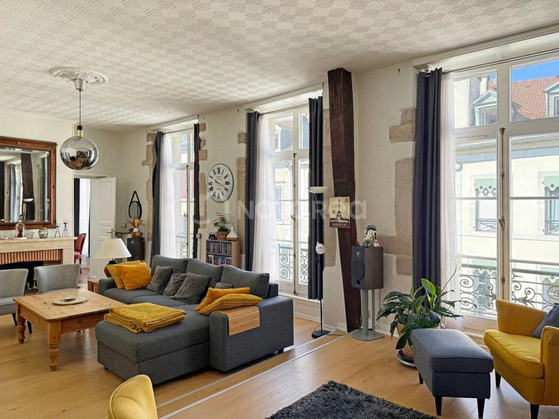 Duplex - 189 m² - 6 pièces