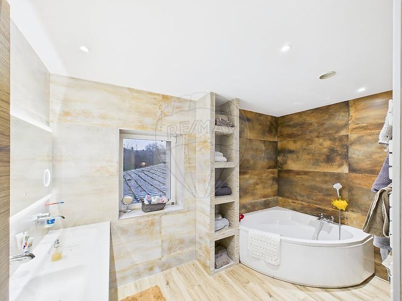 Maison - 190 m² - 5 pièces