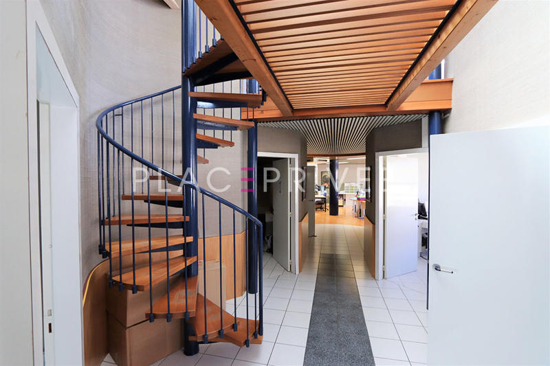 Local commercial - 390 m² - 10 pièces