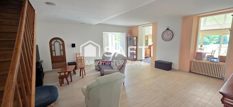 Maison - 208 m² - 8 pièces