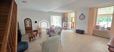 Maison - 208 m² - 8 pièces