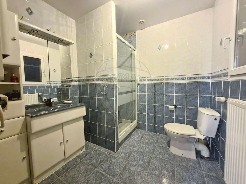 Villa - 220 m² - 8 pièces