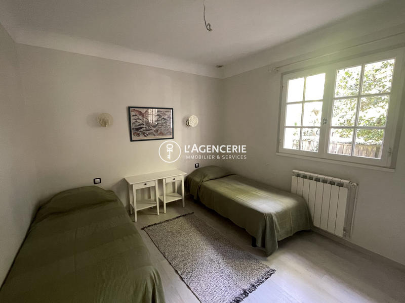 Villa - 220 m² - 7 pièces