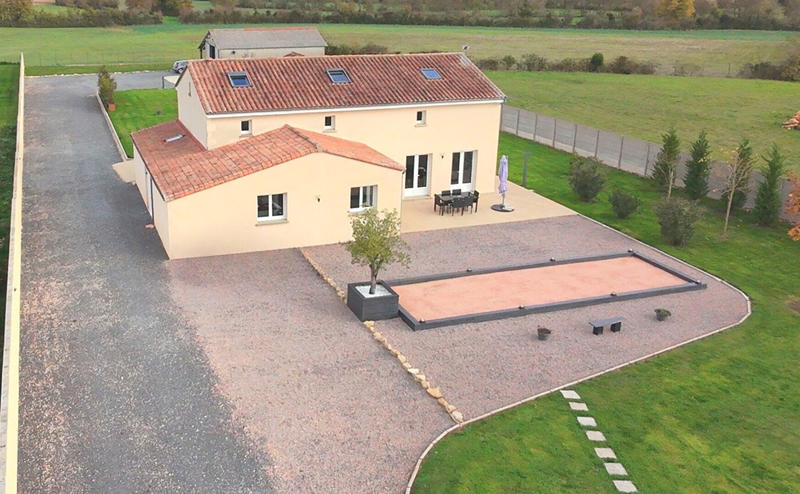 Maison - 234 m² - 7 pièces