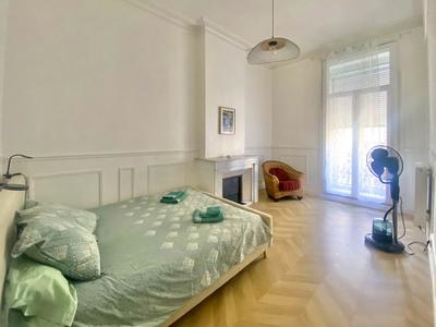 Appartement haussmannien - 119 m² - 4 pièces