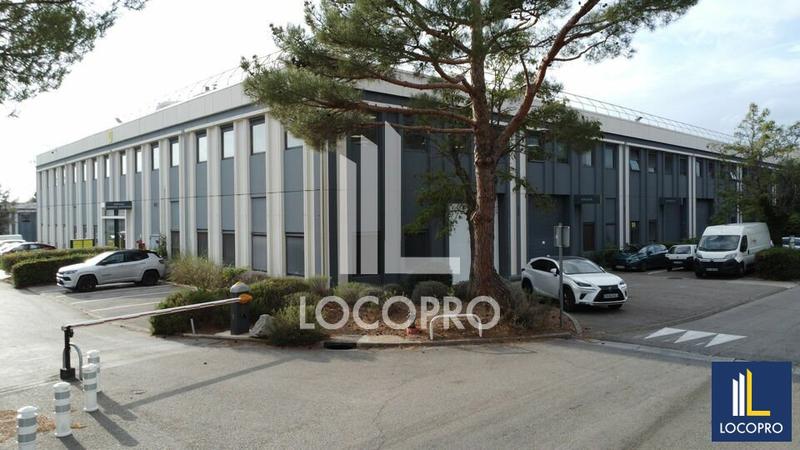 Local d'activité / Entrepôt - 195 m²