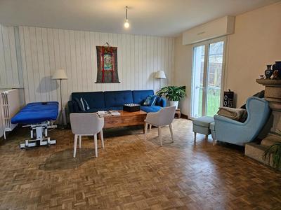 Maison - 202 m² - 9 pièces