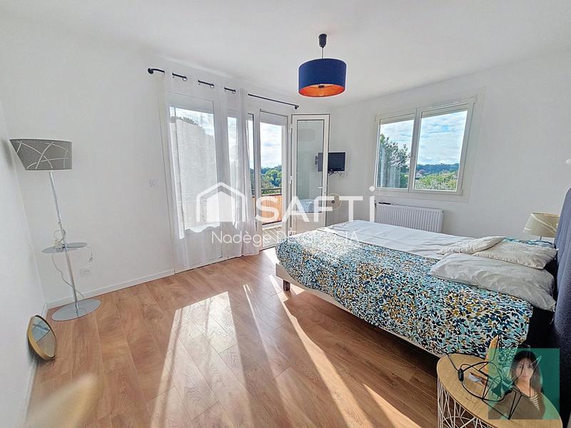 Maison - 211 m² - 7 pièces