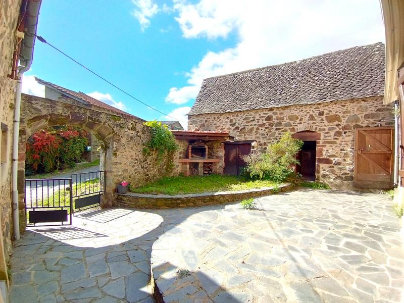 Corps de ferme - 240 m² - 8 pièces