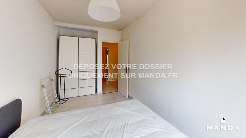 Chambre - 11 m² - 4 pièces