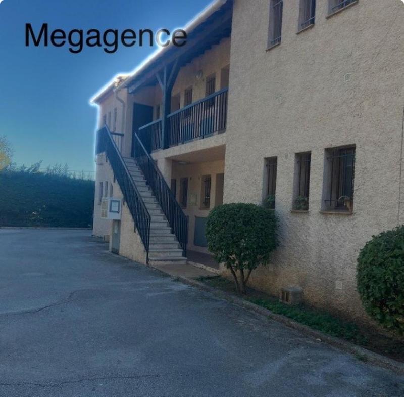 Studio - 25 m² - 1 pièce