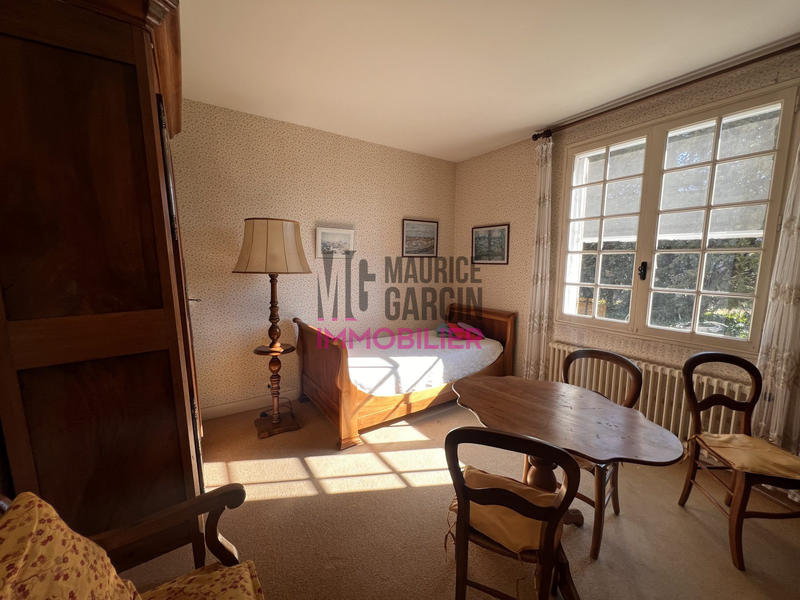 Maison traditionnelle - 174 m² - 8 pièces