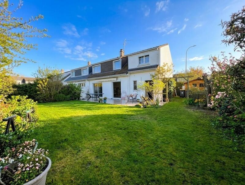 Maison - 104 m² - 5 pièces