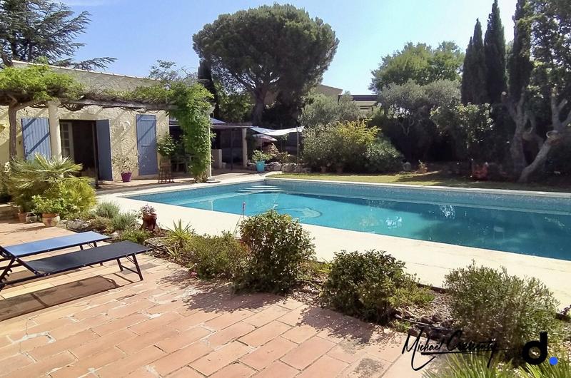 Villa - 197 m² - 6 pièces