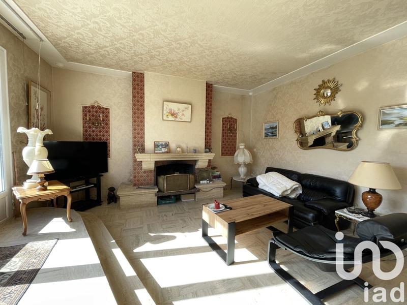 Maison - 238 m² - 8 pièces