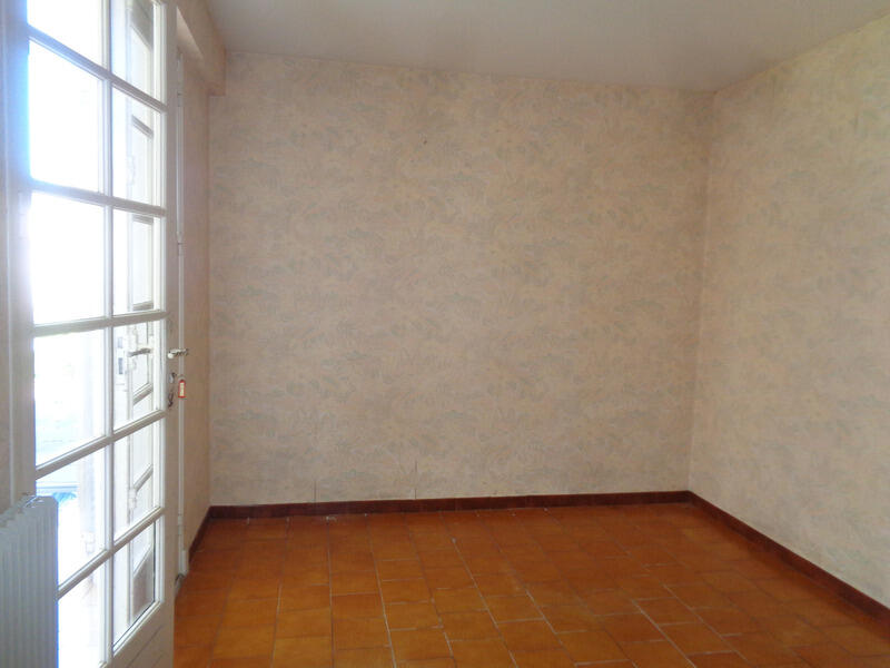 Maison - 210 m² - 12 pièces