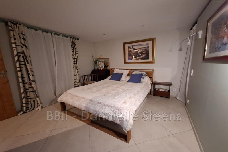 Maison - 200 m² - 2 pièces