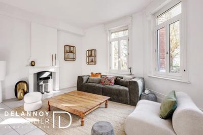 Maison - 210 m² - 8 pièces