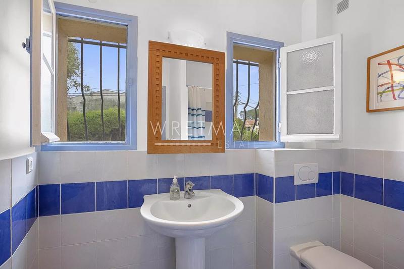 Maison - 189 m² - 9 pièces