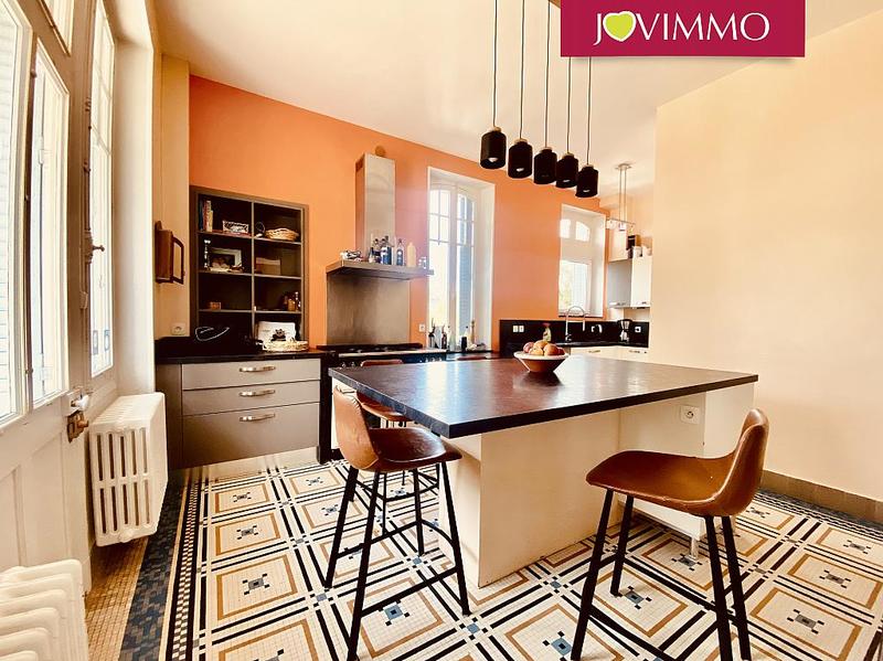 Maison - 254 m² - 10 pièces