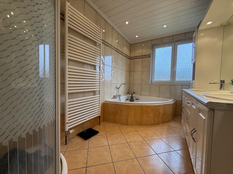 Maison - 167 m² - 6 pièces