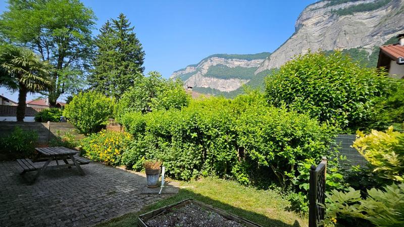 Maison - 210 m² - 7 pièces